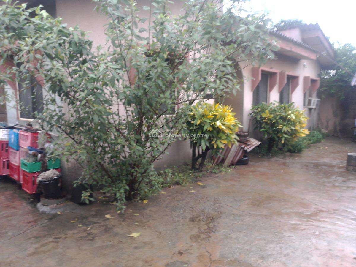 2 Bedroom Flat, Igbo Oluwo Estate Jumofak Bus-stop, Ikorodu, Lagos, Detached Bungalow for Sale