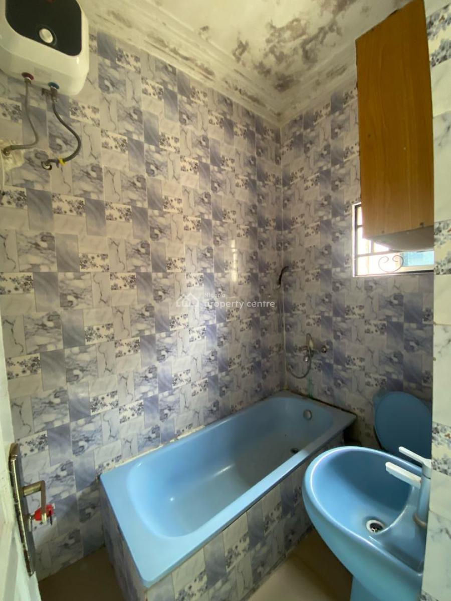 Excellent Spacious 2 Bedroom Apartment, 3rd Avenue, Gwarinpa, Abuja, Flat / Apartment for Rent