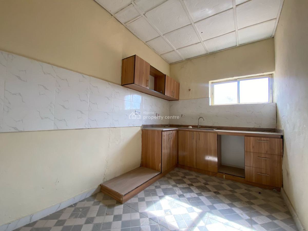 3 Bedroom Flat, Unilag Estate, Gra Phase 1, Magodo, Lagos, Flat / Apartment for Rent