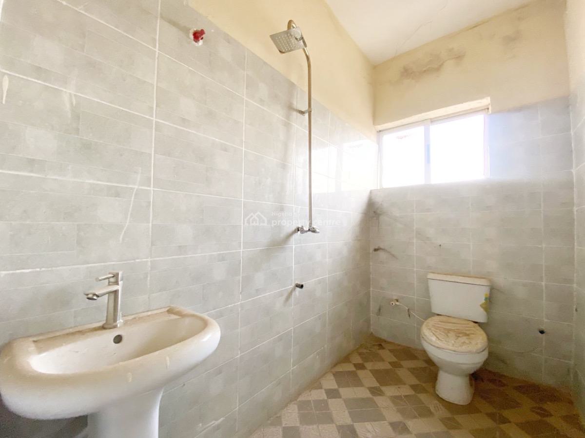 a Well Maintained Spacious 3 Bedroom Flat, Gra Phase 1, Magodo, Lagos, Flat / Apartment for Rent