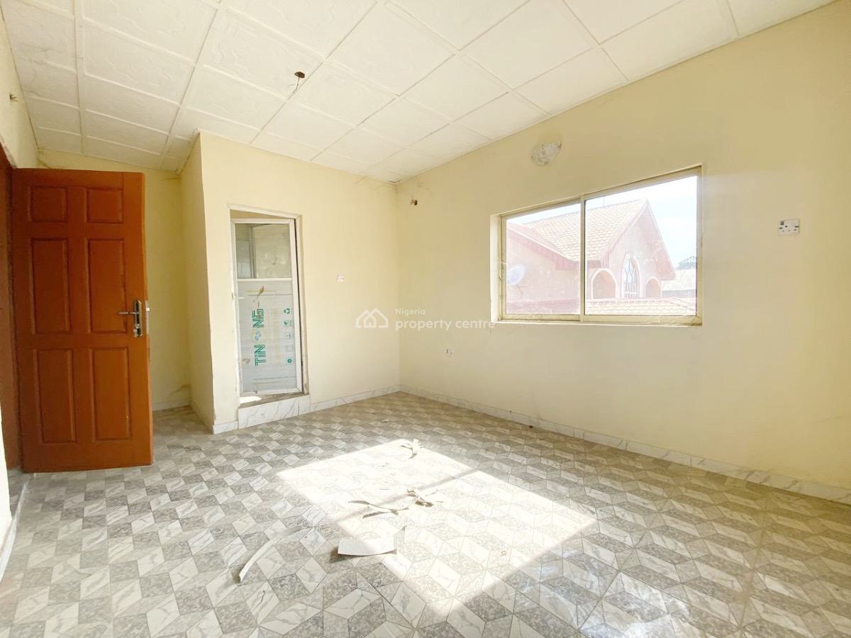 a Well Maintained Spacious 3 Bedroom Flat, Gra Phase 1, Magodo, Lagos, Flat / Apartment for Rent