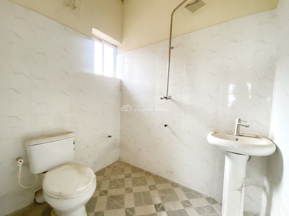 a Well Maintained Spacious 3 Bedroom Flat, Gra Phase 1, Magodo, Lagos, Flat / Apartment for Rent