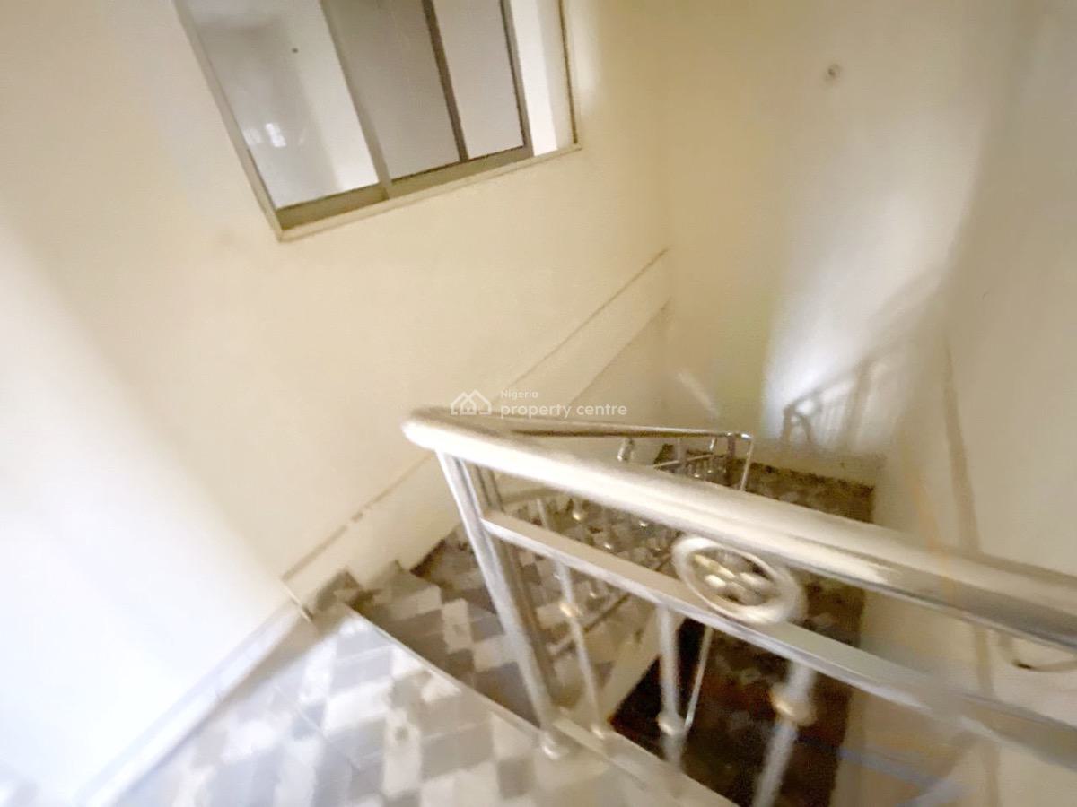 a Well Maintained Spacious 3 Bedroom Flat, Gra Phase 1, Magodo, Lagos, Flat / Apartment for Rent