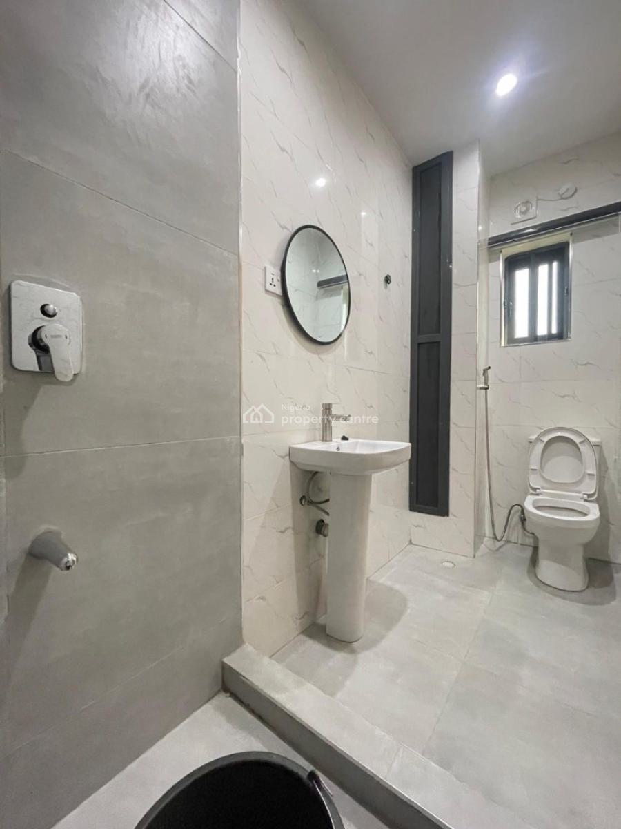 2 Bedroom Maisonette, Surulere, Lagos, Block of Flats for Sale