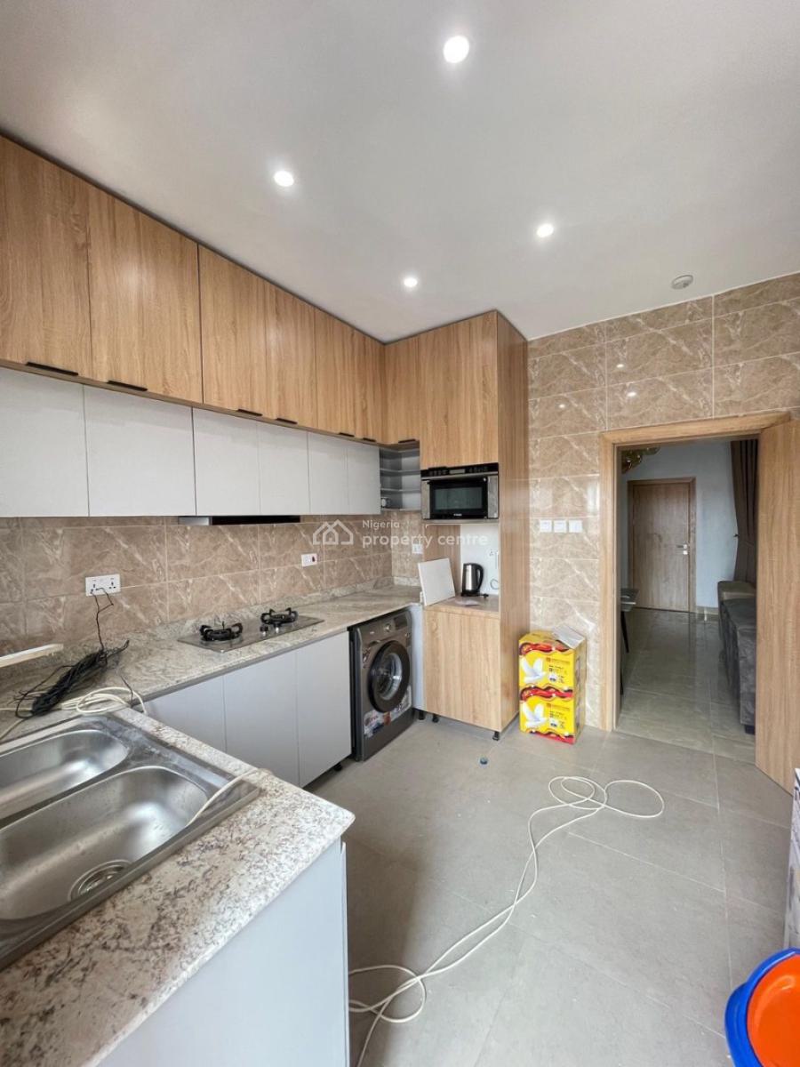 2 Bedroom Maisonette, Surulere, Lagos, Block of Flats for Sale