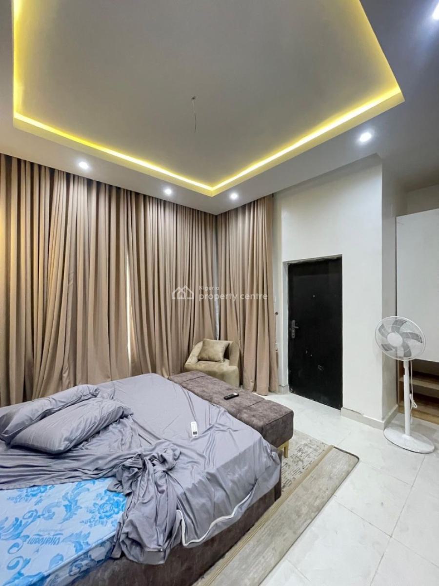2 Bedroom Maisonette, Surulere, Lagos, Block of Flats for Sale