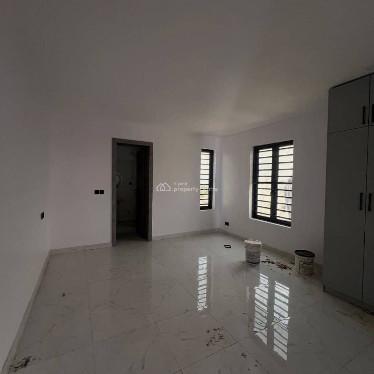 Serviced 3 Bedroom Maisonnette Apartment with Bq/gym/elevator & Roof, Off Admiralty Way, Lekki Phase 1, Lekki, Lagos, Flat / Apartment for Rent