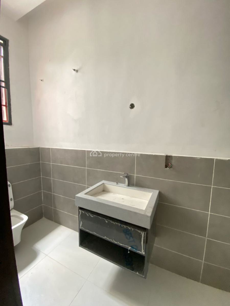 Newly Renovated 4 Bedroom Duplex, Off Admiralty Road, Lekki Phase 1, Lekki Phase 1, Lekki, Lagos, Semi-detached Duplex for Rent