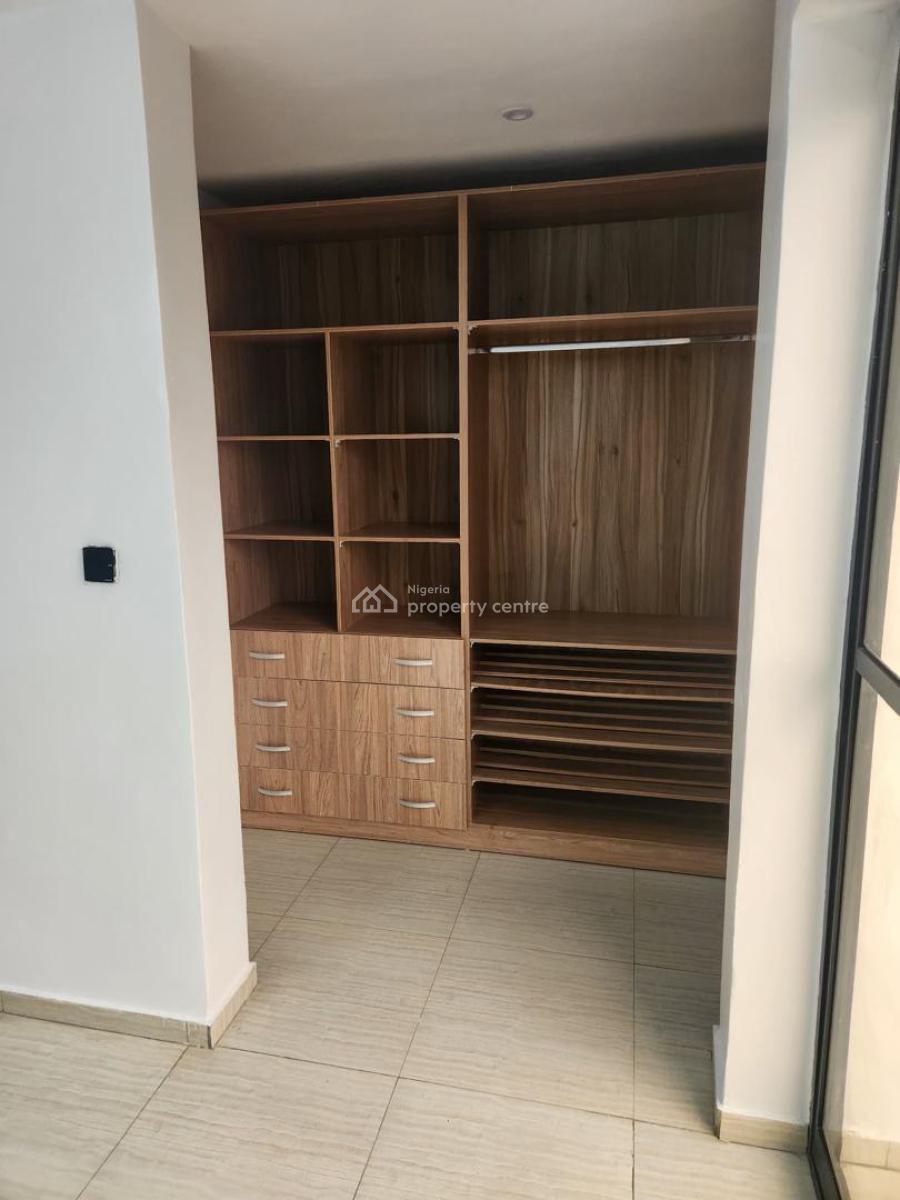 Serviced 4 Bedroom Maisonette  Off Awolowo Road. Ikoyi, Old Ikoyi, Ikoyi, Lagos, Flat / Apartment for Rent