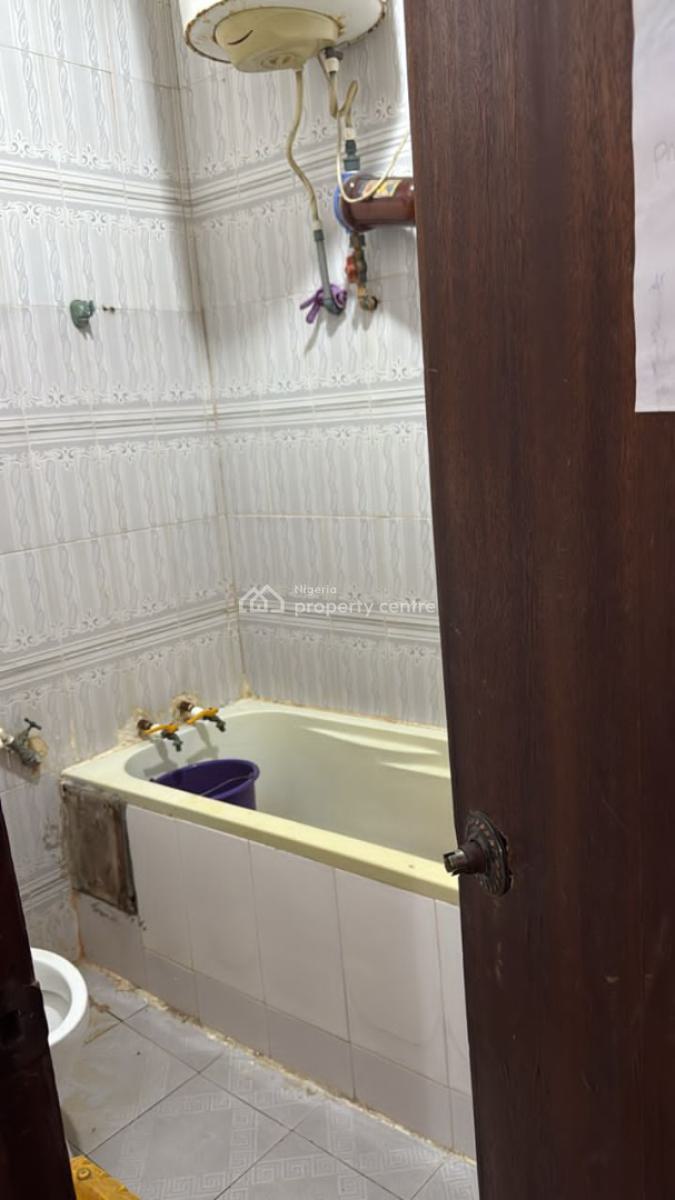 Spacious 3 Bedroom Apartment with All Rooms Ensuite and Guest Toilet, Medina Estate Gbagada, Medina, Gbagada, Lagos, Flat / Apartment for Rent