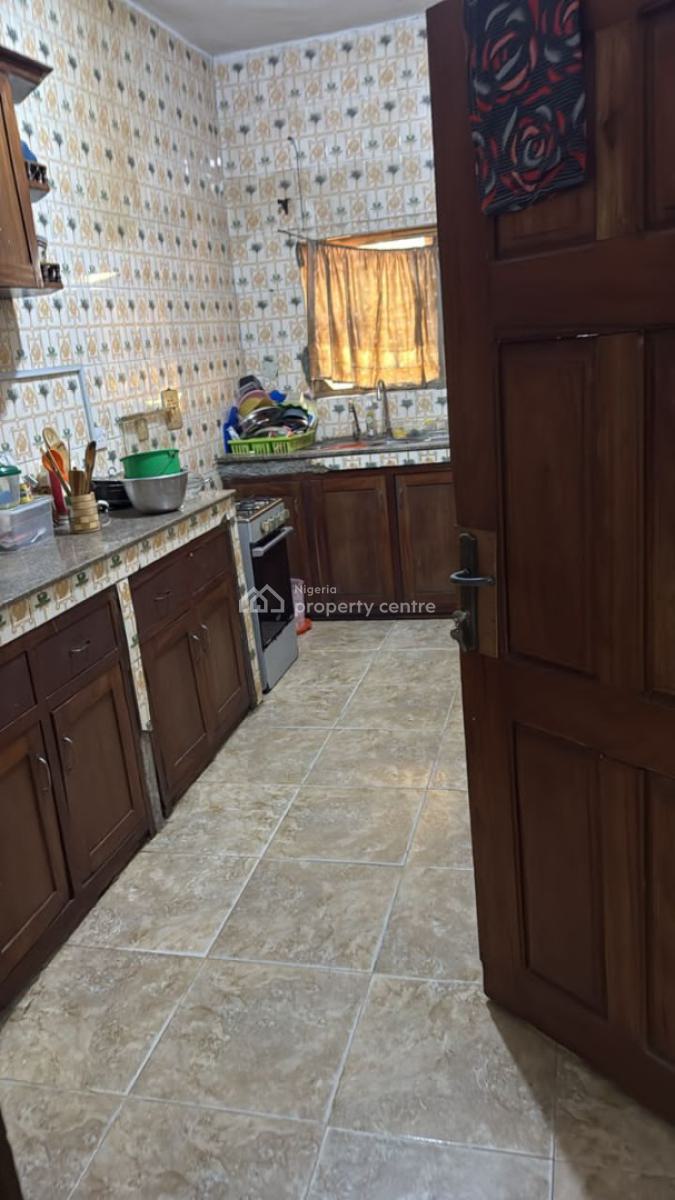 Spacious 3 Bedroom Apartment with All Rooms Ensuite and Guest Toilet, Medina Estate Gbagada, Medina, Gbagada, Lagos, Flat / Apartment for Rent