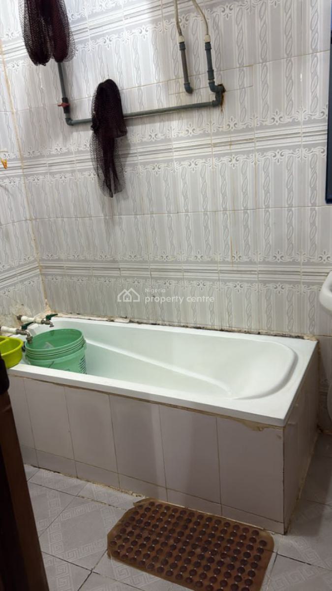 Spacious 3 Bedroom Apartment with All Rooms Ensuite and Guest Toilet, Medina Estate Gbagada, Medina, Gbagada, Lagos, Flat / Apartment for Rent