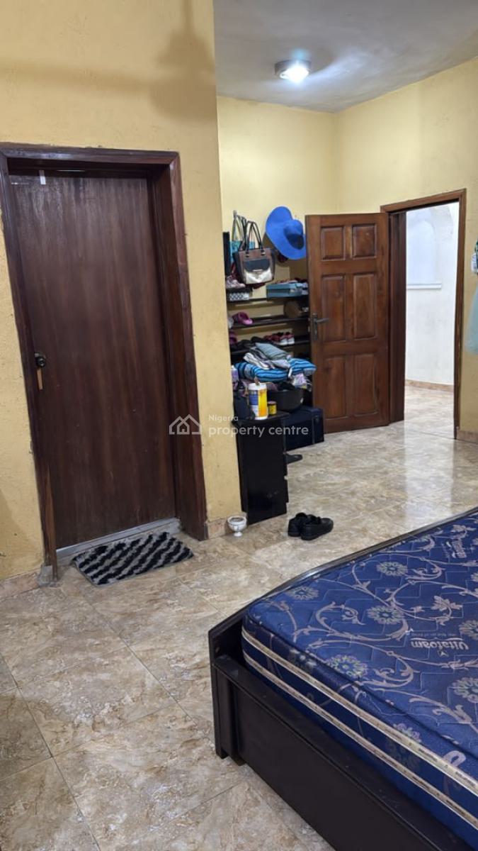 Spacious 3 Bedroom Apartment with All Rooms Ensuite and Guest Toilet, Medina Estate Gbagada, Medina, Gbagada, Lagos, Flat / Apartment for Rent