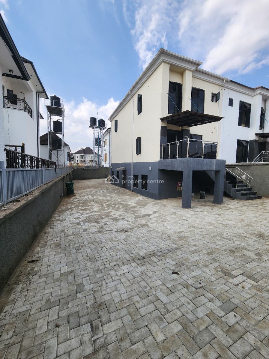 4 Bedroom Semidetached Duplex with Large Compound, Naf Valley Estate, Asokoro District, Abuja, Semi-detached Duplex for Sale