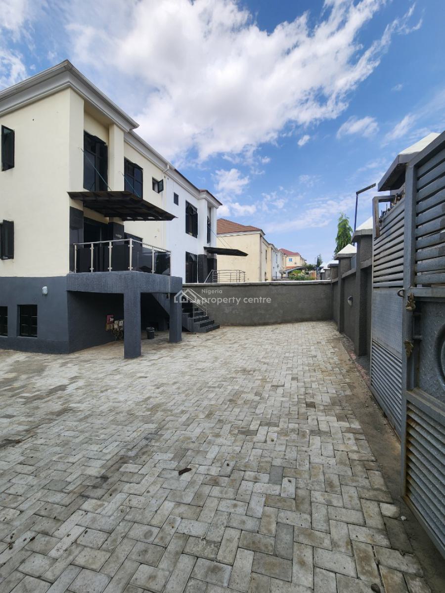 4 Bedroom Semidetached Duplex with Large Compound, Naf Valley Estate, Asokoro District, Abuja, Semi-detached Duplex for Sale