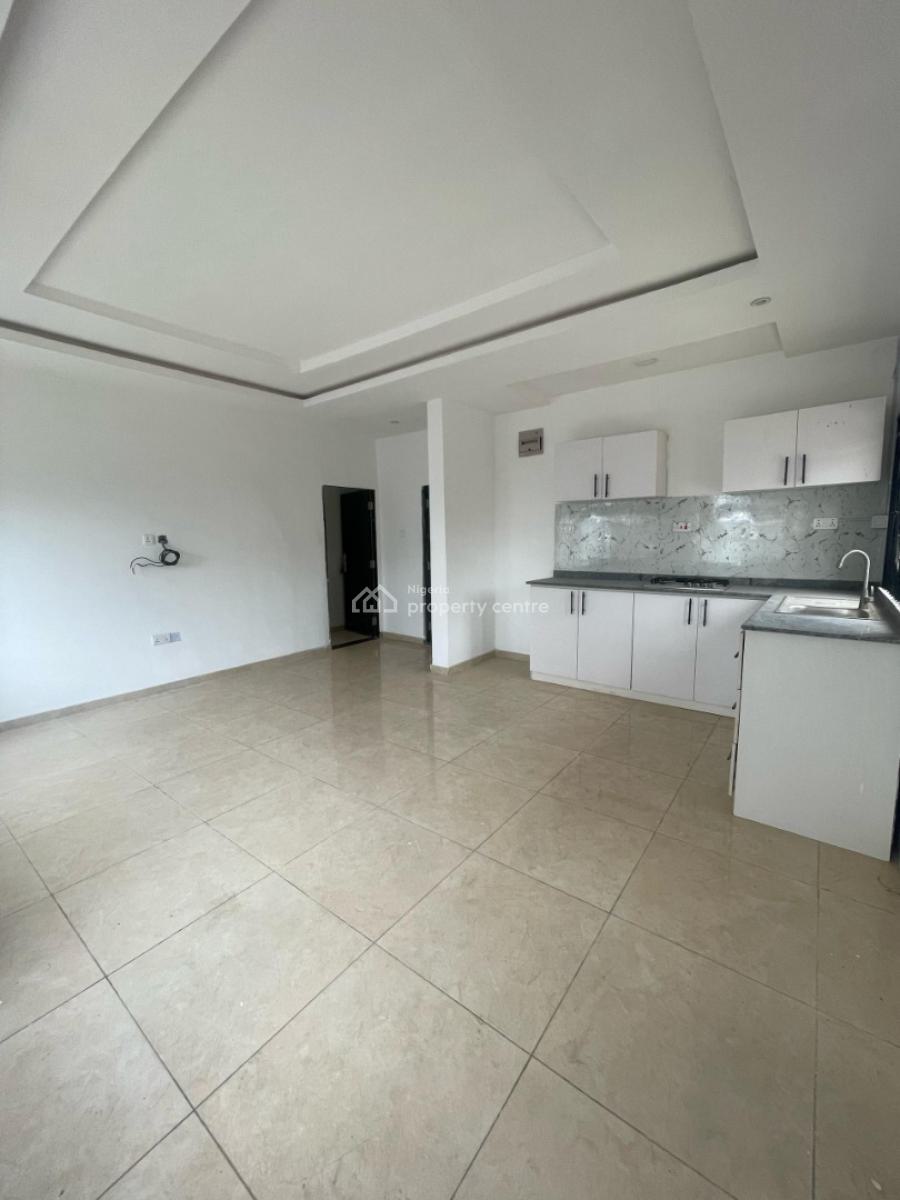 Neatly Built 2 Bedroom Apartment, Lekki Phase 1, Lekki, Lagos, Flat / Apartment for Rent