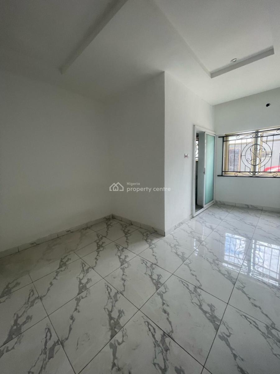 Neatly Built 2 Bedroom Apartment, Lekki Phase 1, Lekki, Lagos, Flat / Apartment for Rent