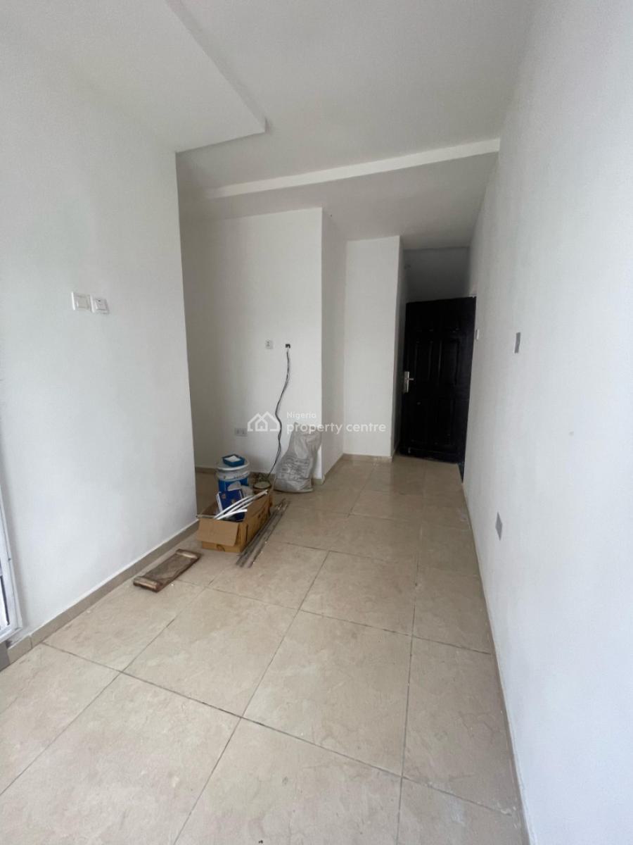 Neatly Built 2 Bedroom Apartment, Lekki Phase 1, Lekki, Lagos, Flat / Apartment for Rent