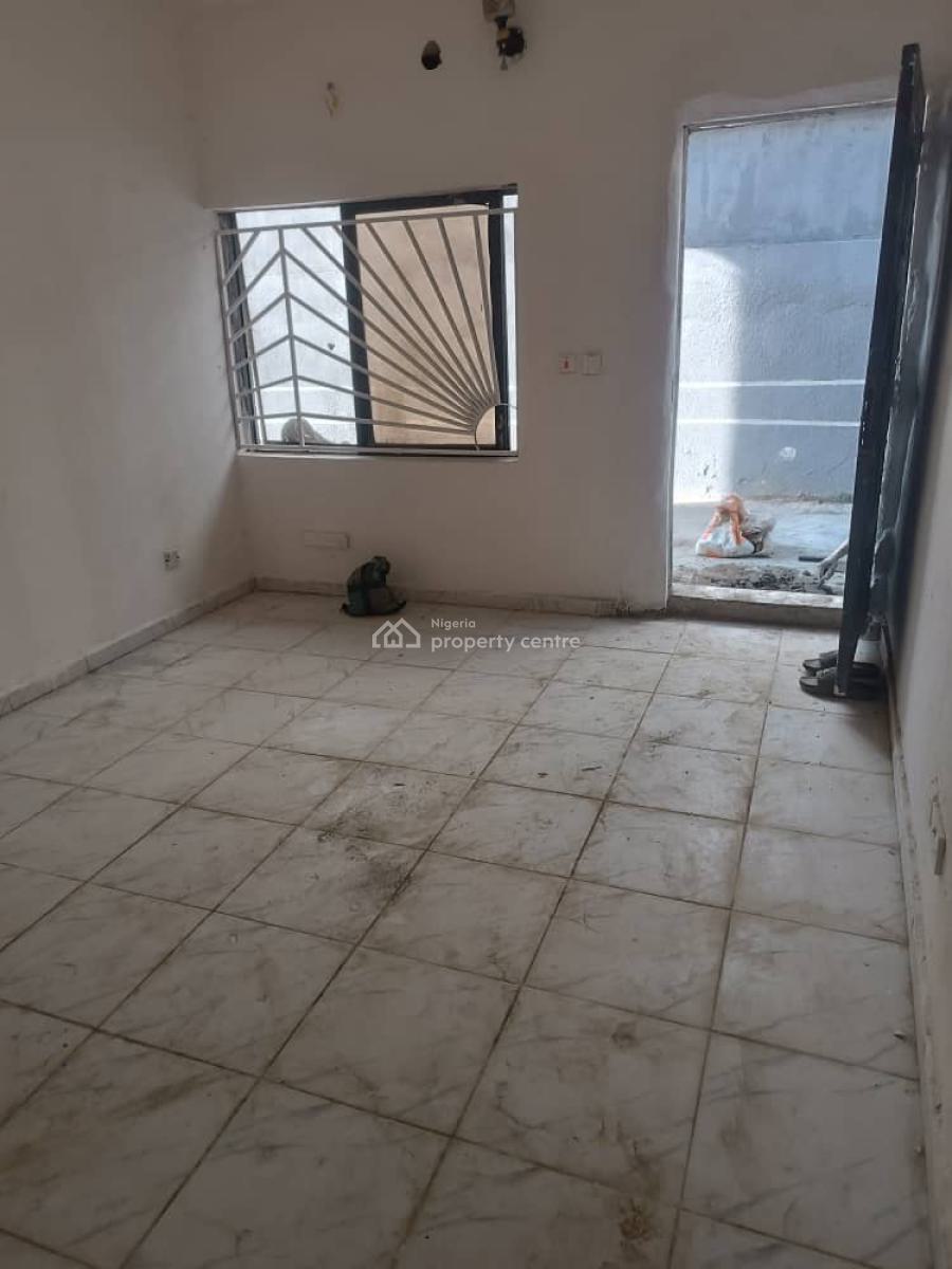 Nicely Renovated Selfcontained, Lekki Expressway, Lekki, Lagos, Flat / Apartment for Rent