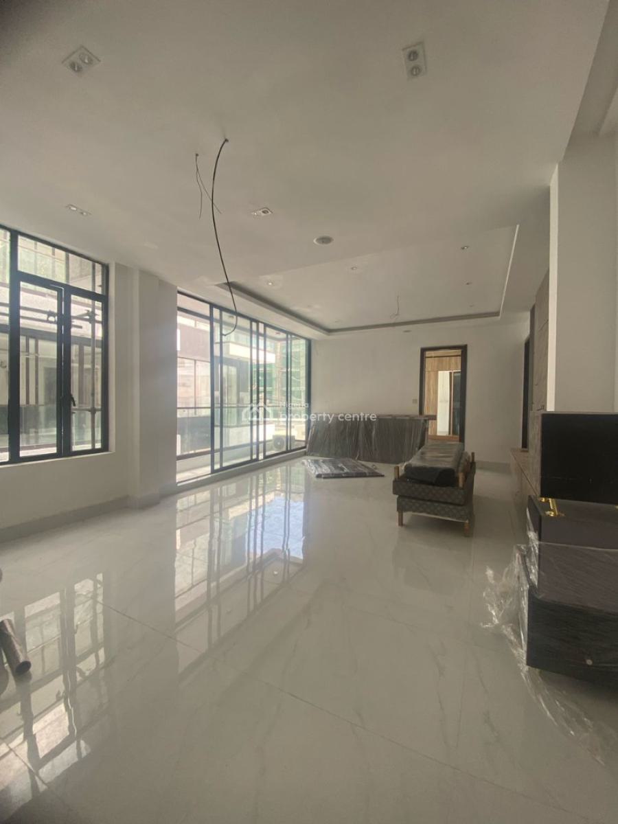3 Bedroom Flat, First Floor with Gym and Swimming Pool, Lekki Phase 1, Lekki, Lagos, Flat / Apartment for Rent