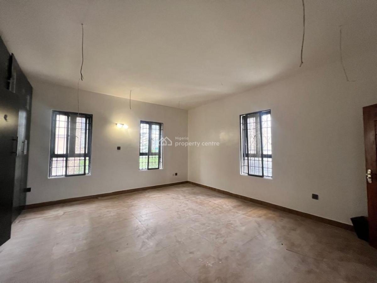 4bedroom Terrace House with a Room Bq All The Rooms Are En-suite, Lekki Phase 1, Lekki, Lagos, Flat / Apartment for Rent