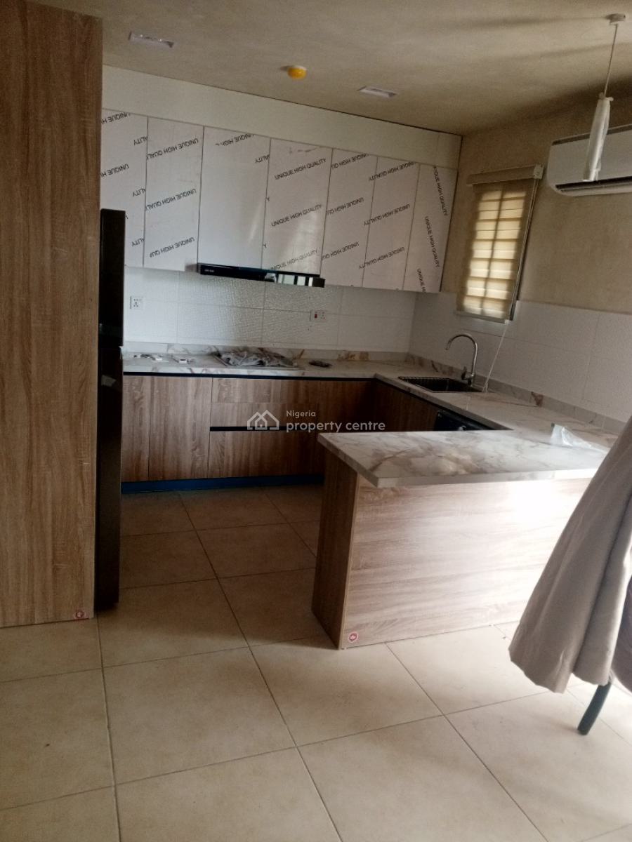 Luxury 2 Bedroom Service Apartment in a Gated Estate, Ologolo, Lekki, Lagos, Flat / Apartment for Sale