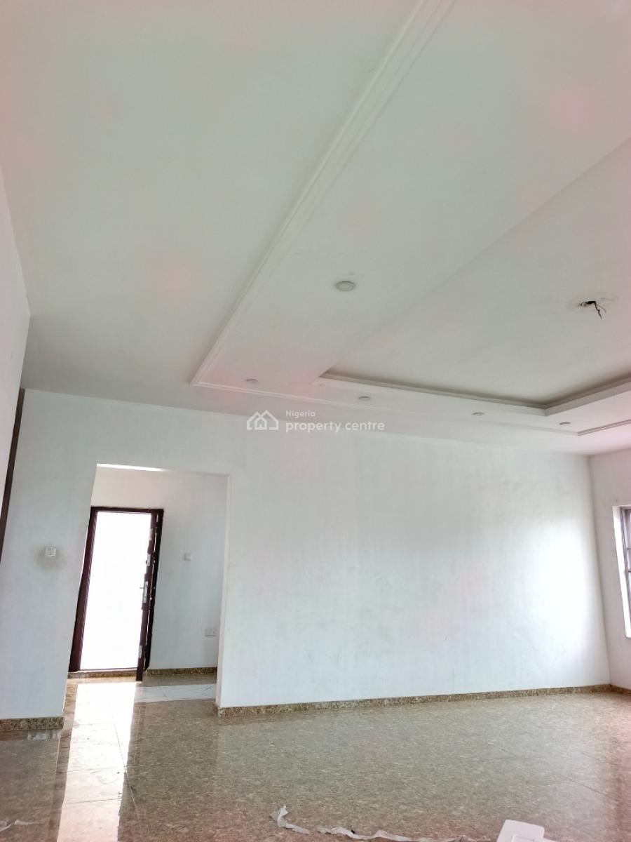 Smart Spacious 3 Bedrooms Apartment Upstairs, Abraham Adesanya Axis, Ajah, Lagos, Flat / Apartment for Rent