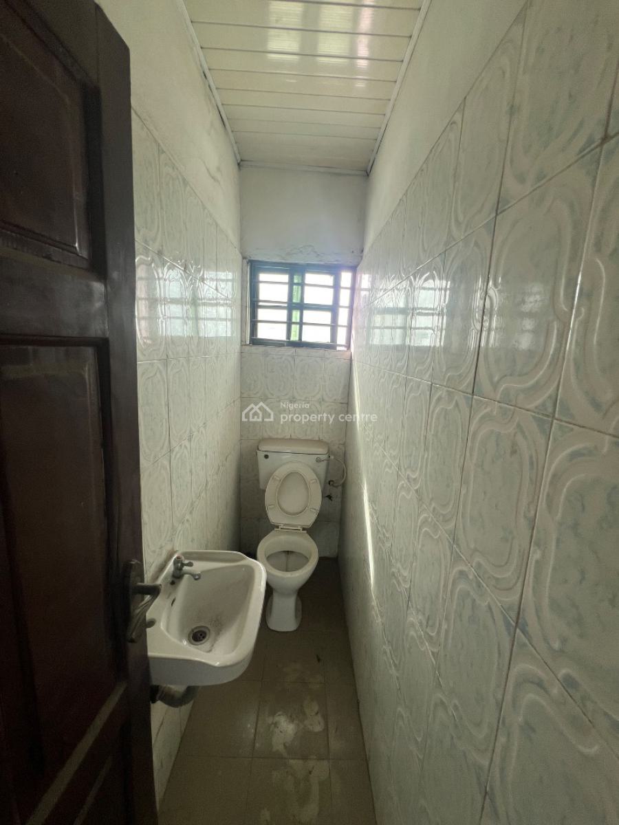a Commercial Property on 2 Floors Built on 700sqm, By Awoyaya, Directly on Lekki Epe Expressway Way, Oribanwa, Ibeju Lekki, Lagos, Commercial Property for Sale