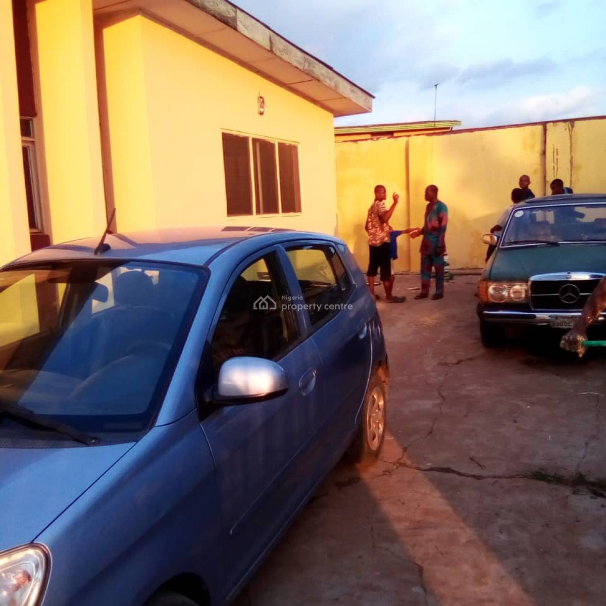 6 Bedroom Fully-detached Bungalow, Oluwa Nla, Ibadan, Behind Arisekolas House, Old Bodija, Ibadan, Oyo, Detached Bungalow for Sale