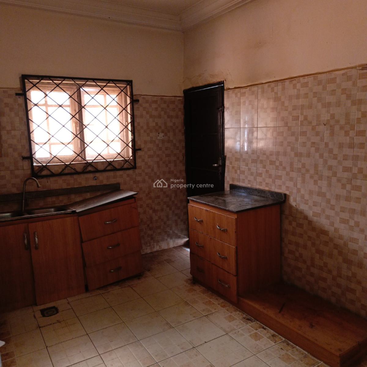 Standard 4 Bedrooms Detached Bungalow, Crd Iron Bridge, Fha (f.h.a), Lugbe District, Abuja, Detached Bungalow for Rent
