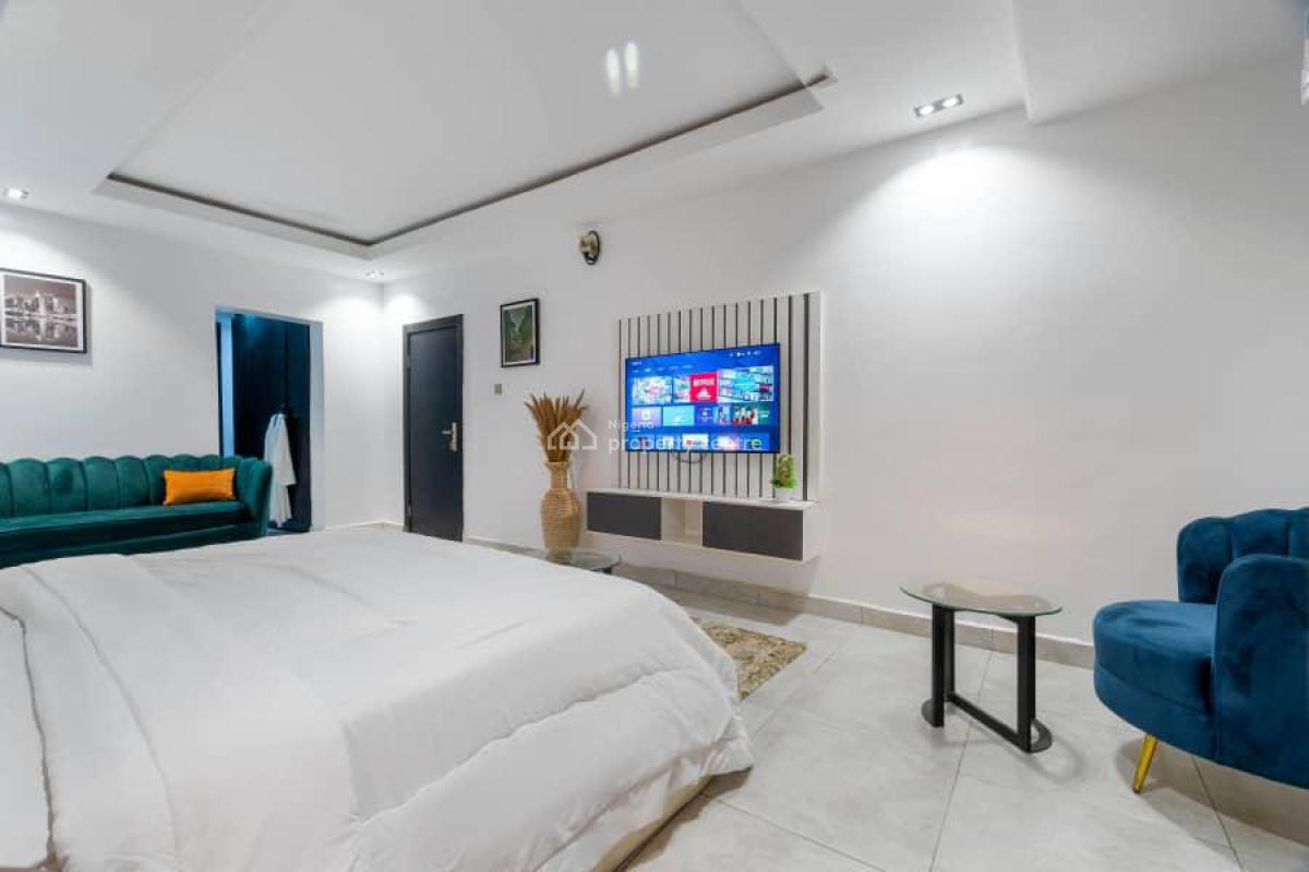 Beautifully Designed Four Bedroom Duplex, Lekki Phase 1, Lekki, Lagos, Flat / Apartment Short Let