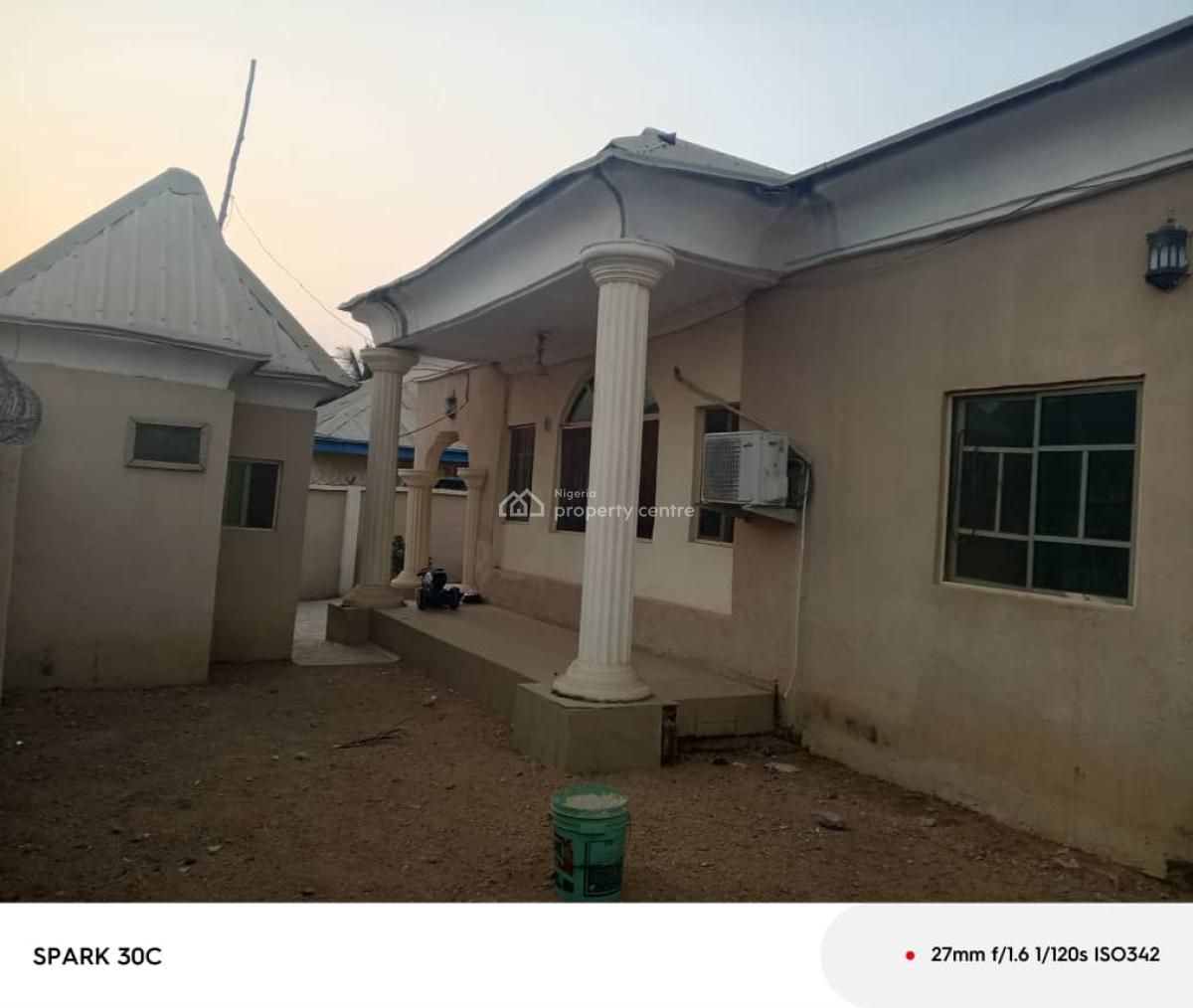 Standard 4 Bedroom Bungalow with 2 Bedroom Bq, Back of Winner Church Ilesa Garage Ring Road, Osogbo, Osun, Detached Bungalow for Sale
