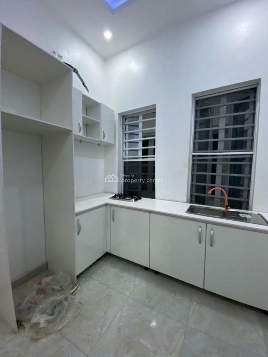 Specious Miniflat  with Fully Fitted Kitchen, Chevron, Lekki, Lagos, Self Contain (single Rooms) for Rent