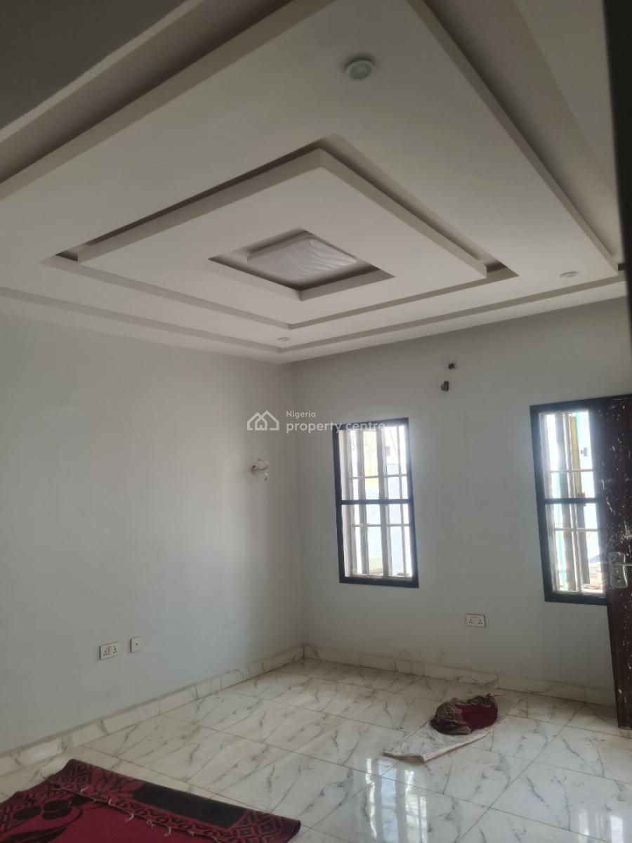 3 Bedrooms Semi Detached with a Bq, Asokoro District, Abuja, Semi-detached Duplex for Sale