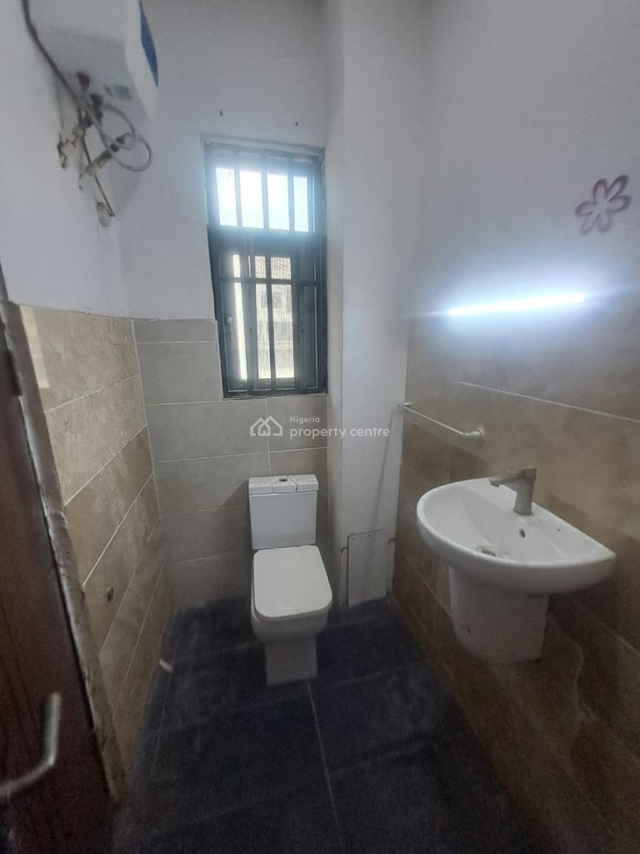 Well Built 3 Bedroom Apartment in a Gated Estate, Osapa, Lekki, Lagos, Flat / Apartment for Rent
