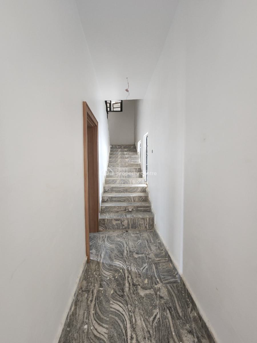 Beautiful Terrace Duplex with Basement & Corner Piece Advantage, Guzape District, Abuja, Terraced Duplex for Sale