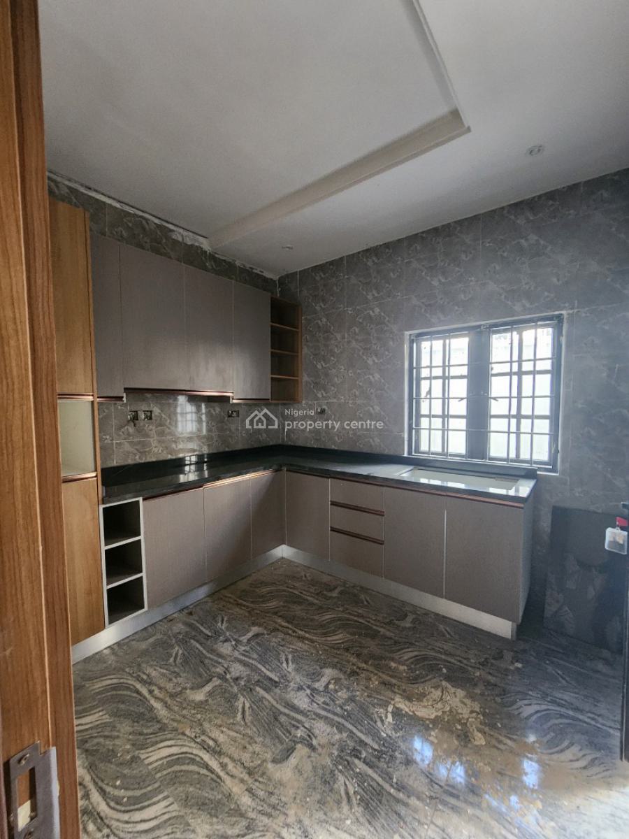 Beautiful Terrace Duplex with Basement & Corner Piece Advantage, Guzape District, Abuja, Terraced Duplex for Sale