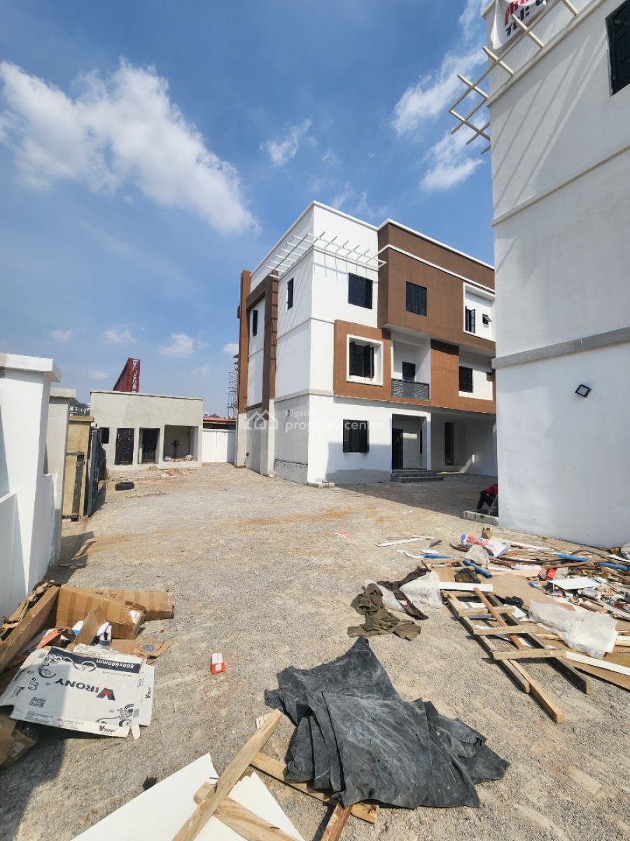 Beautiful Terrace Duplex with Basement & Corner Piece Advantage, Guzape District, Abuja, Terraced Duplex for Sale