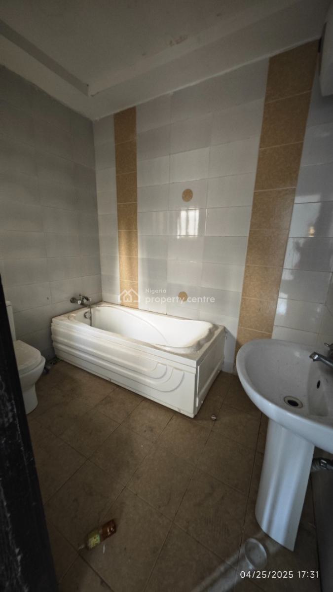 Service 3 Bedrooms Flat  with 24/7 Power, Off Freedom Way, Lekki Phase 1, Lekki, Lagos, Flat / Apartment for Rent