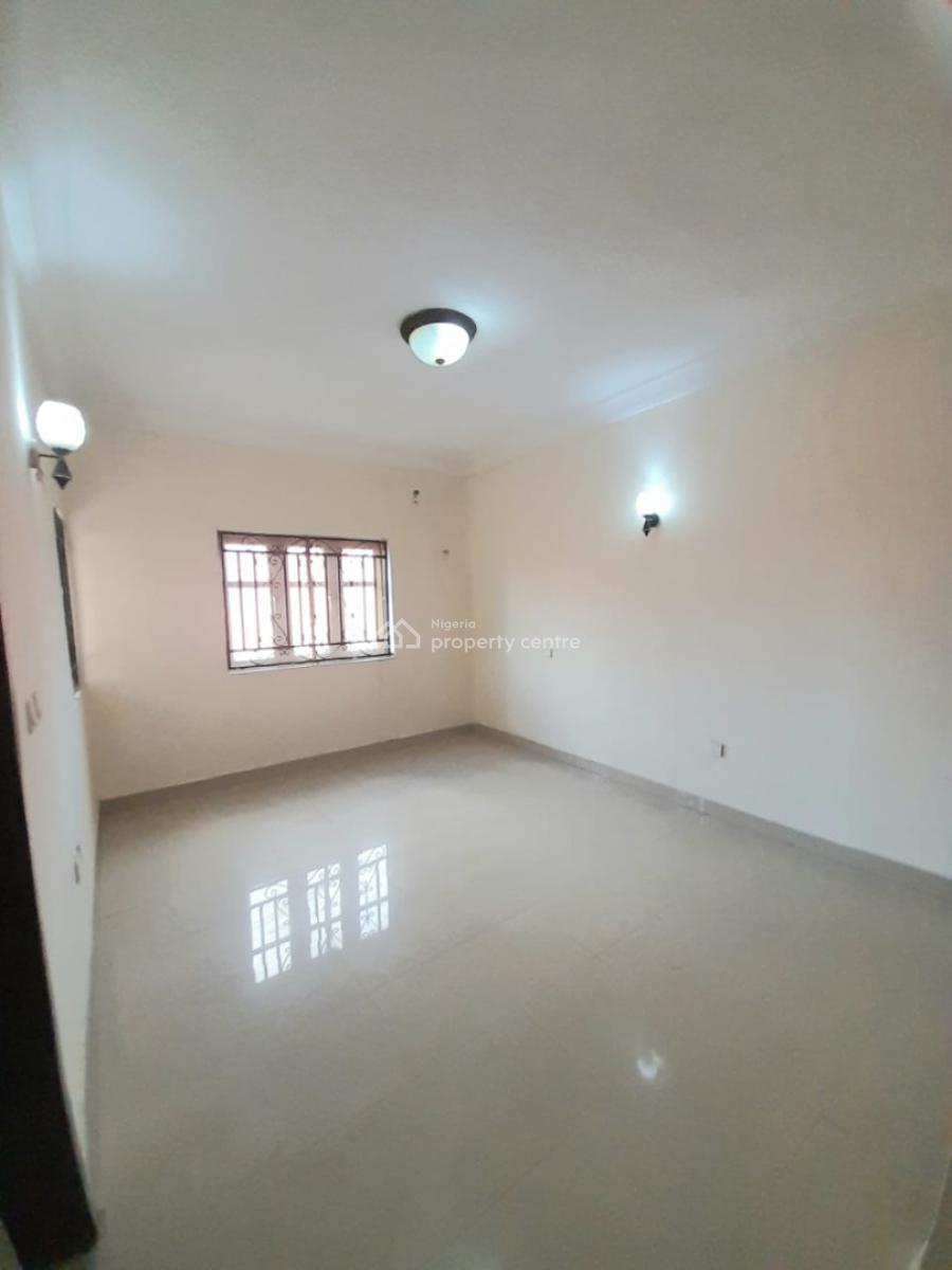 3 Bedroom Clean Apartment, 2b Crystal Ayo Close Thomas Estate, Ajah, Lagos, Flat / Apartment for Rent