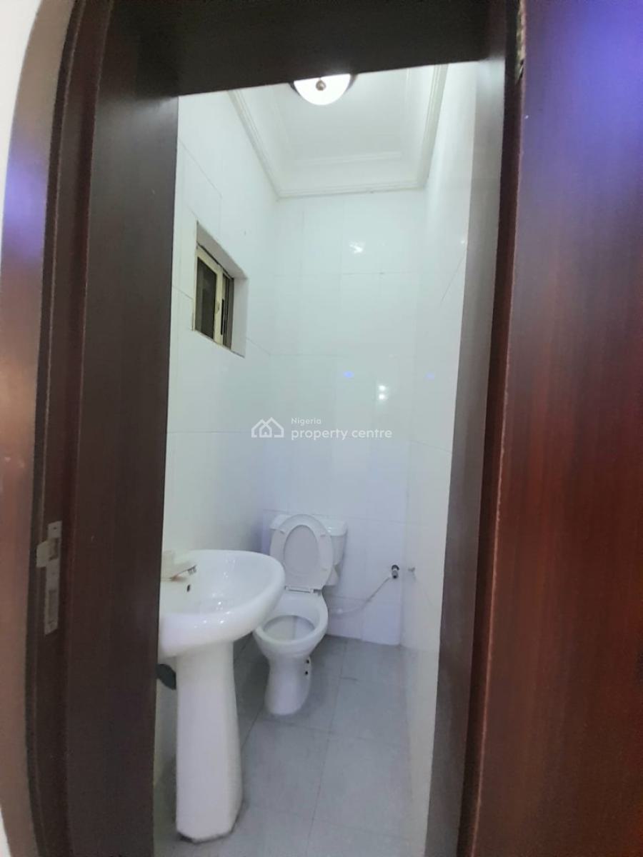3 Bedroom Clean Apartment, 2b Crystal Ayo Close Thomas Estate, Ajah, Lagos, Flat / Apartment for Rent