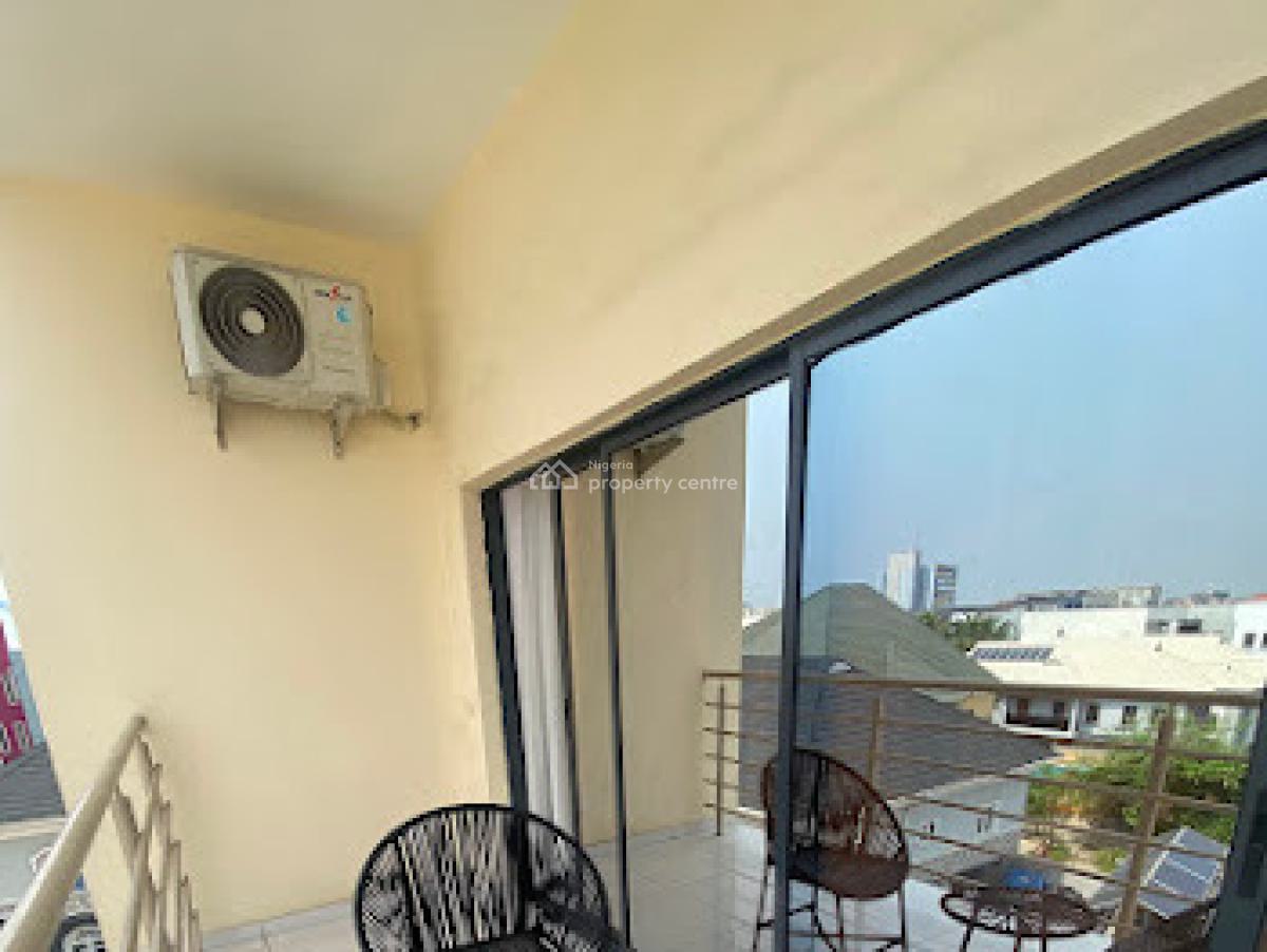Newly Revamped 2 Bedroom Apartment Available for Immediate Check in, Lekki Phase 1, Lekki, Lagos, Flat / Apartment Short Let