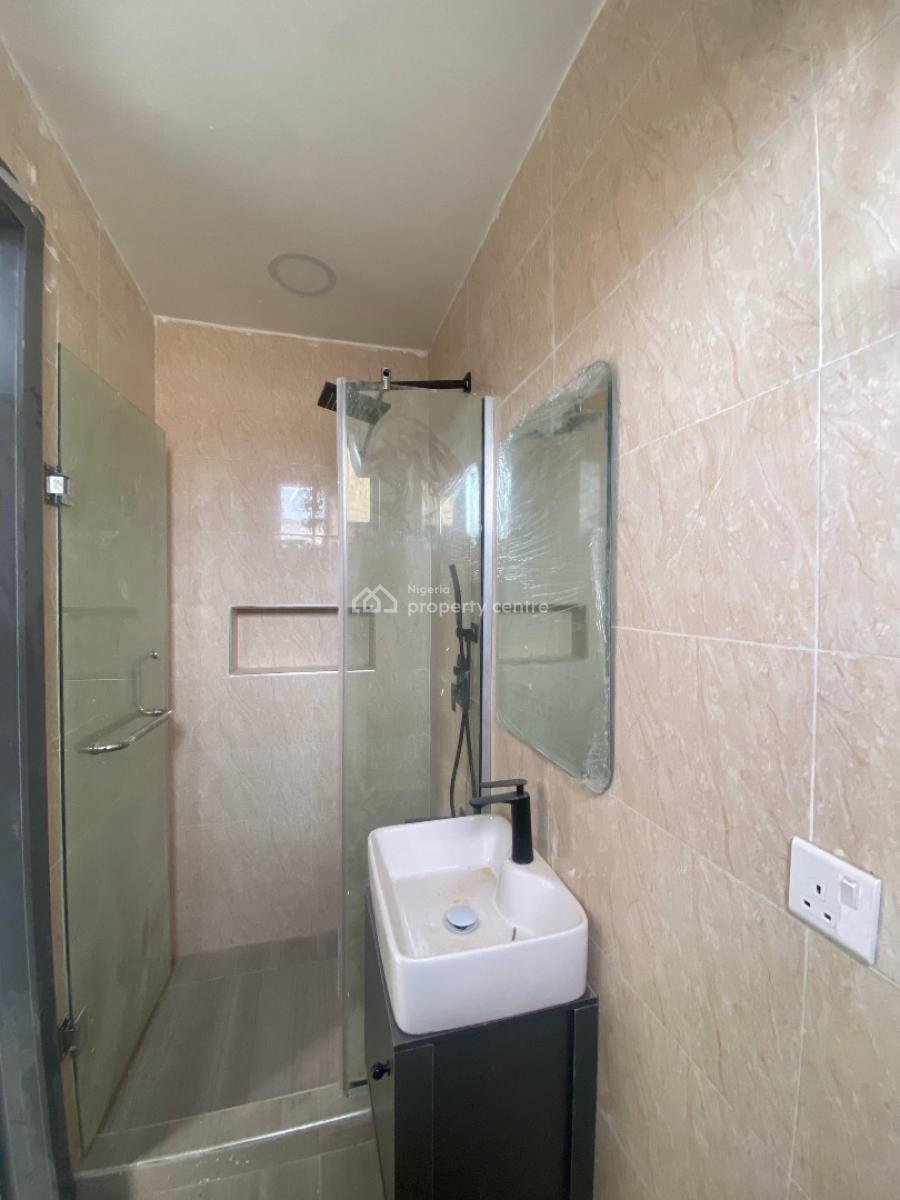 Luxury 1/2 Bedroom Apartment with Spacious En-suite Rooms,pool, Perfect for Shortlet/airbnb, Admiralty Way, Lekki Phase 1, Lekki, Lagos, Block of Flats for Sale