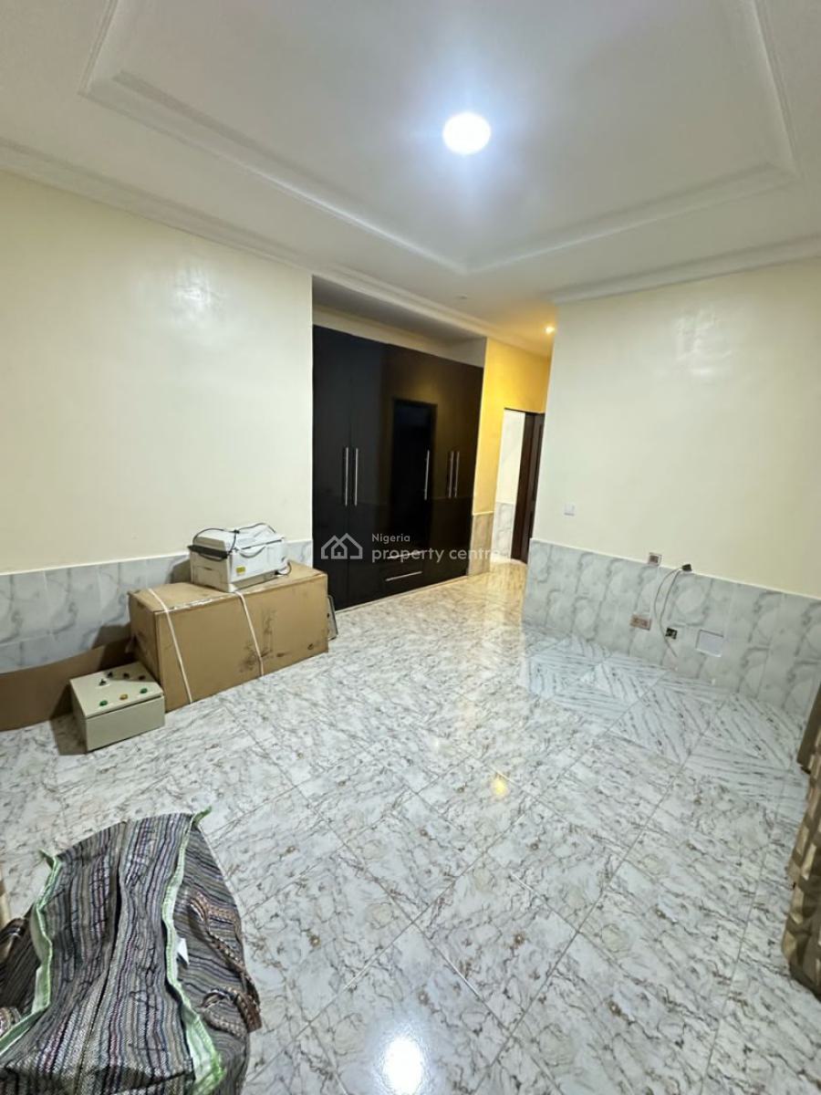 Spacious 3 Bedroom Flat Is Available, Lekki Phase 1, Lekki, Lagos, Flat / Apartment for Rent