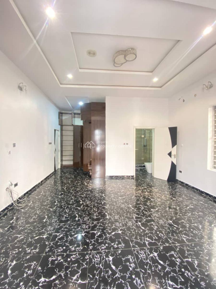 Shared Apartment; Bedroom Upstairs with Shared Kitchen, Ikota, Lekki, Lagos, Flat / Apartment for Rent