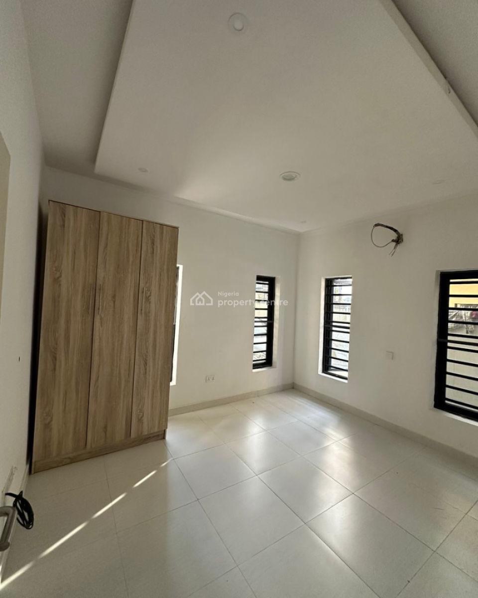 2 Bedroom Apartment, Ologolo, Lekki, Lagos, Flat / Apartment for Rent