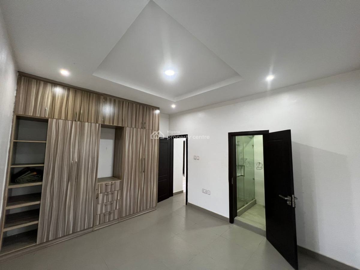 Beautiful 2 Bedroom Apartment, Illasan, Lekki Phase 1, Lekki, Lagos, Flat / Apartment for Sale