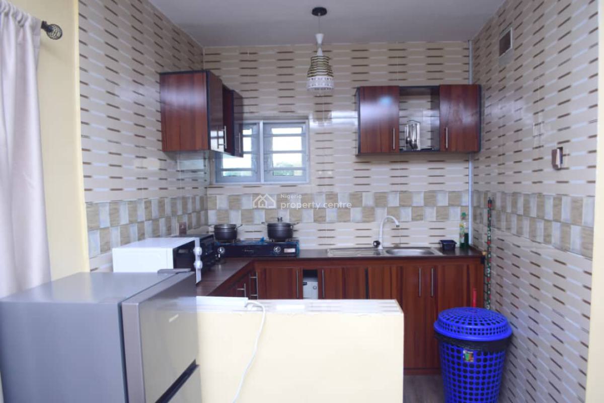 2 Bedrooms Apartment, Ilupeju, Lagos, Flat / Apartment Short Let