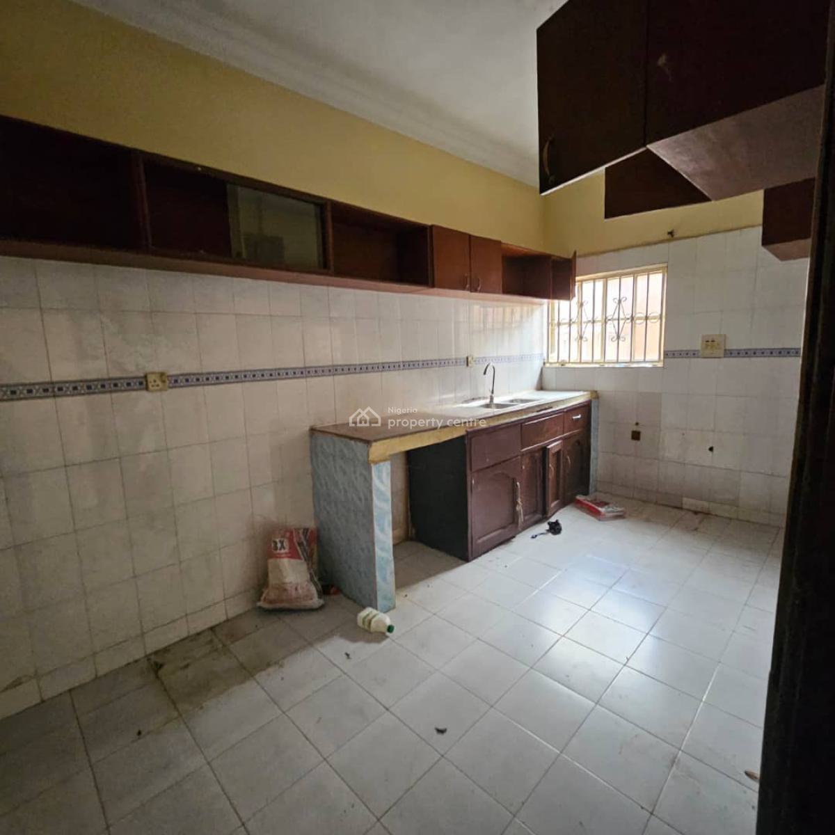 Well Maintained 3 Bedroom Flat, Omole Phase 2, Ikeja, Lagos, Flat / Apartment for Rent