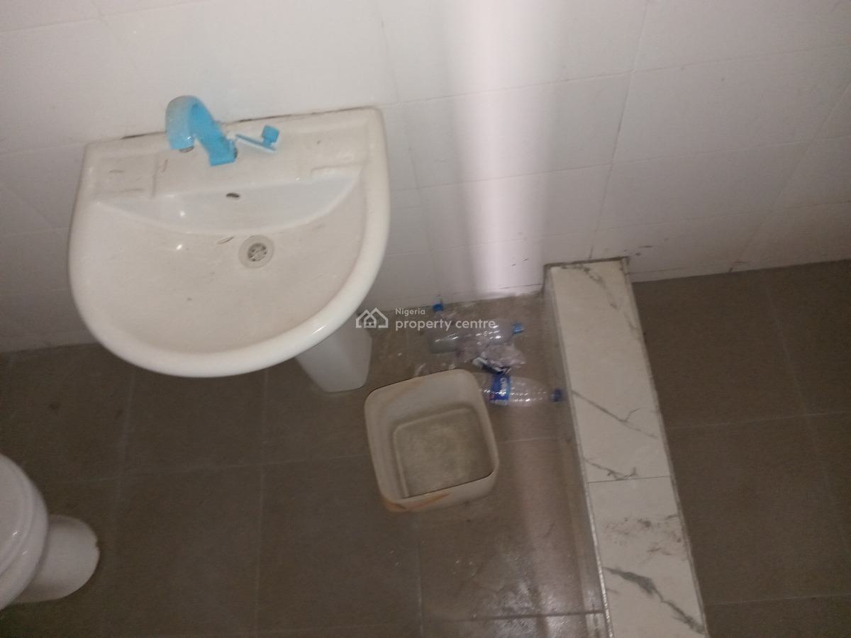 Spacious 3 Bedroom Flat, Ogombo, Ajah, Lagos, Flat / Apartment for Rent